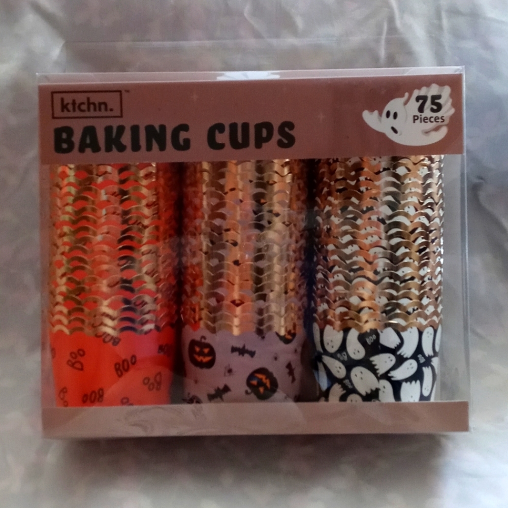Halloween baking cups liners.